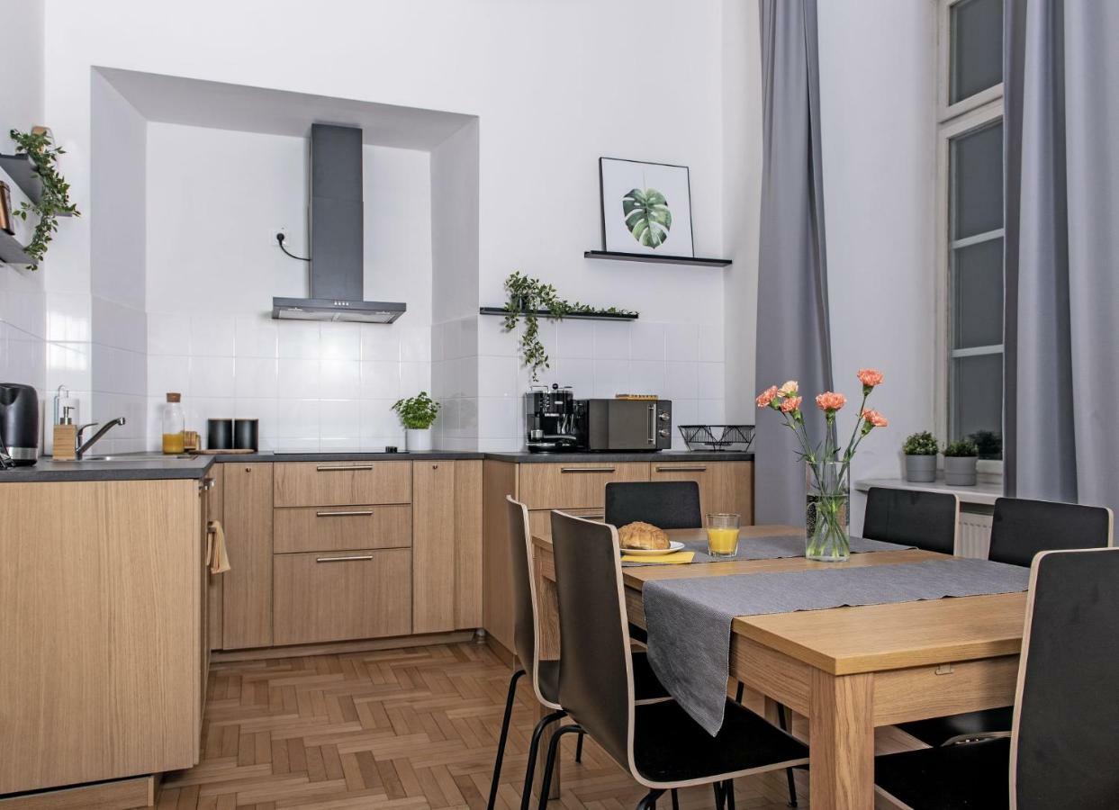 3D Florianska 15 Apartament Krakow Bagian luar foto